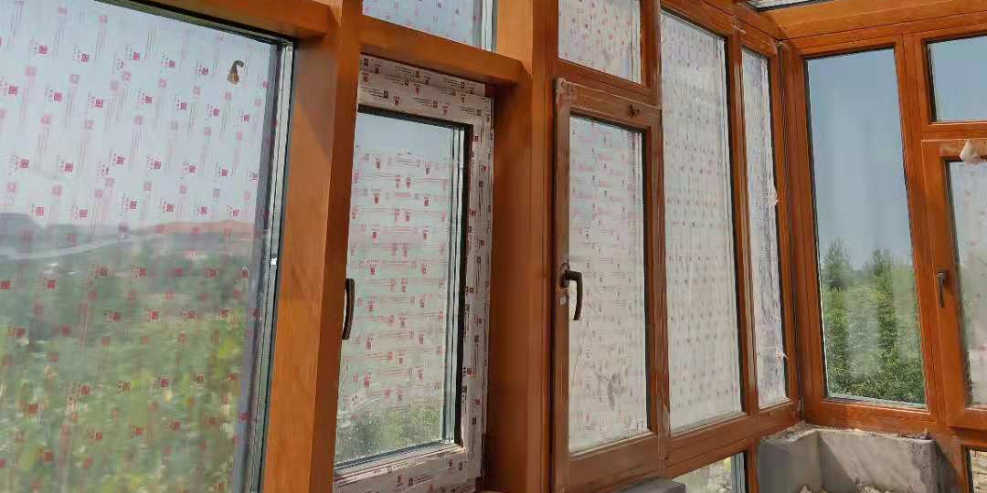 金堂木為中德度假村提供鋁包木門窗與鋁木陽(yáng)光房案例