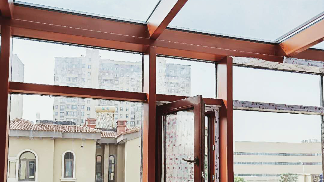 金堂木為碧桂園業(yè)主提供鋁包木陽(yáng)光房案例