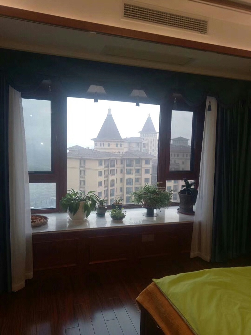 尚陽(yáng)城鋁包木門(mén)窗案例